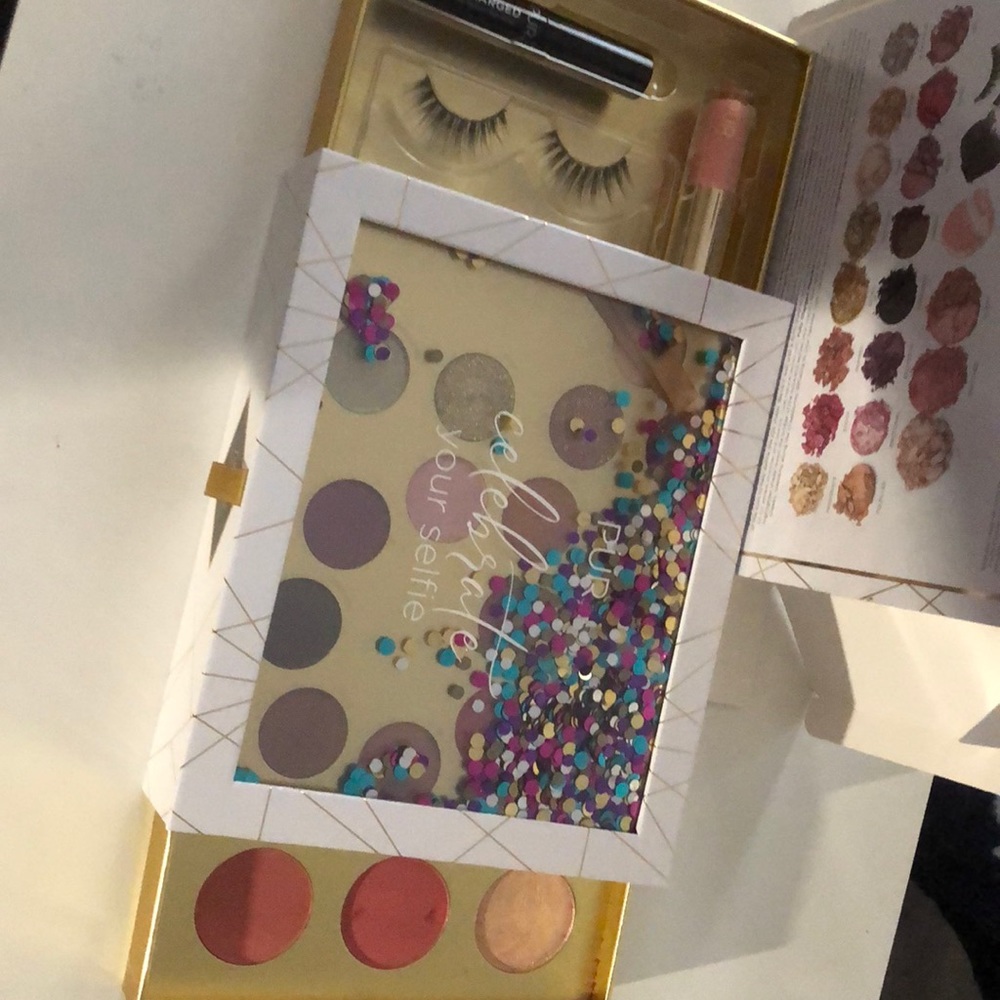 Ulta new put celebrate our selfie make up kit